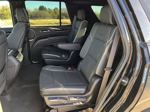 Certified 2023 Cadillac Escalade Sport w/ Touring Package image 30