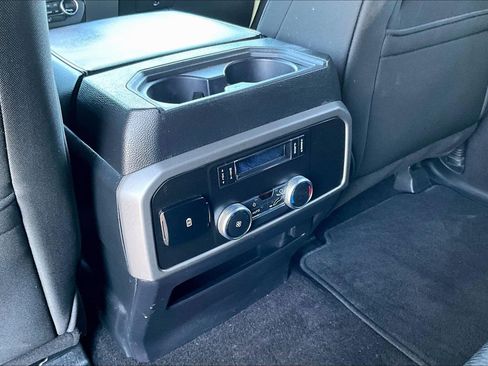 Used 2019 Ford Expedition XLT image 10