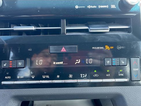 Used 2019 Toyota Avalon Touring w/ Advanced Safety Package FWD image 21