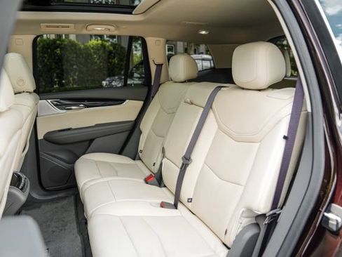 Used 2020 Cadillac XT6 Premium Luxury AWD/4WD image 44