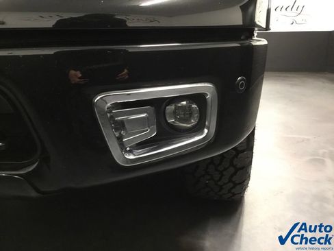 Used 2019 Nissan Titan PRO-4X w/ Pro-4x Convenience Package AWD/4WD image 24