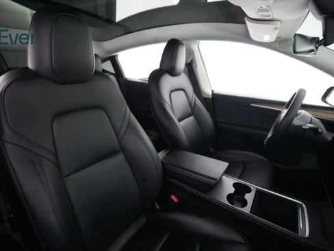 Used 2023 Tesla Model Y Long Range AWD/4WD image 23