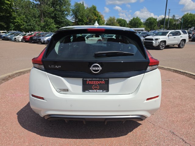 Used 2024 Nissan Leaf S FWD image 4