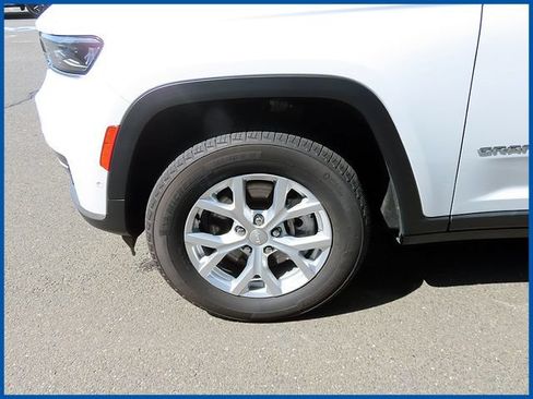 Certified 2023 Jeep Grand Cherokee L Limited w/ Luxury Tech Group II AWD/4WD image 4