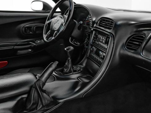 Used 2002 Chevrolet Corvette Z06 w/ Memory Pkg image 16