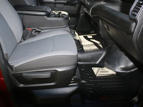 Used 2024 RAM 2500 Big Horn AWD/4WD image 47