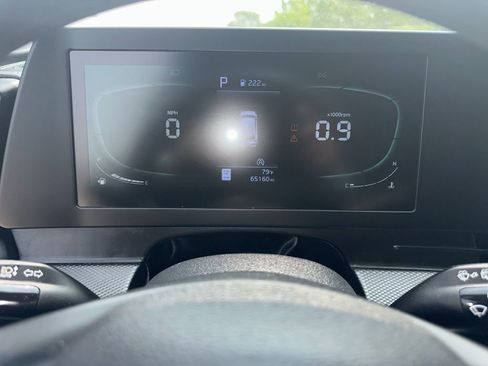 Used 2023 Kia Sportage LX image 9