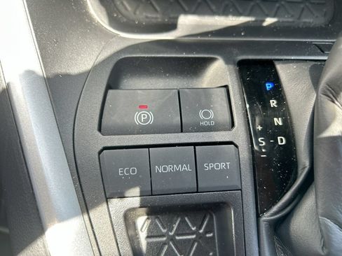 Used 2025 Toyota RAV4 XLE Premium FWD image 27