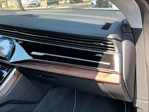 Used 2019 Audi Q8 Premium Plus image 18