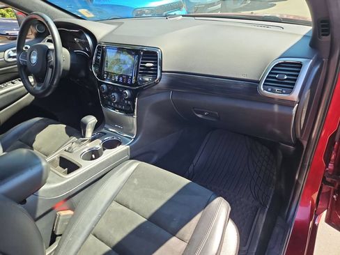 Used 2019 Jeep Grand Cherokee Altitude AWD/4WD image 17
