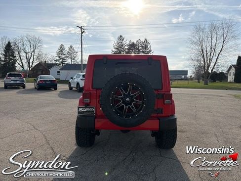Used 2017 Jeep Wrangler Unlimited Sahara w/ Dual Top Group AWD/4WD image 5