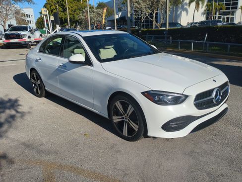 Used 2022 Mercedes-Benz C 300 Sedan image 2