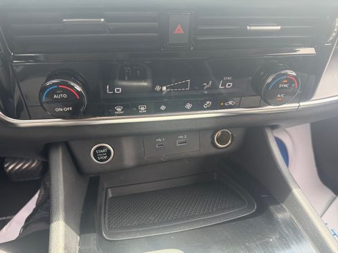 Certified 2022 Nissan Rogue SV FWD image 22