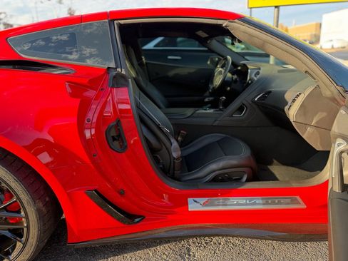 Used 2016 Chevrolet Corvette Z06 w/ 2LZ Preferred Equipment Group RWD image 8