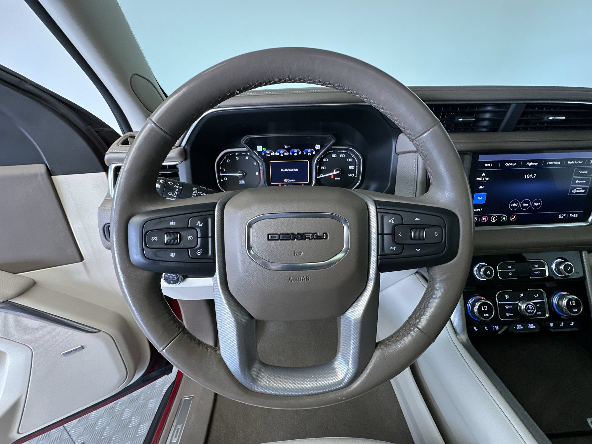 Used 2021 GMC Yukon Denali AWD/4WD image 17