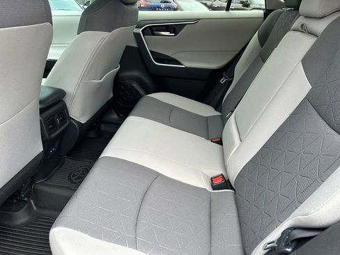 Used 2022 Toyota RAV4 XLE w/ Convenience Package image 17