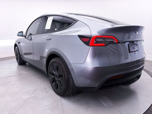 Used 2025 Tesla Model Y Long Range RWD image 13