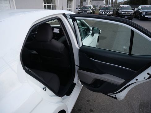 Used 2022 Toyota Camry LE image 28