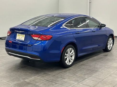 Used 2016 Chrysler 200 Limited image 2
