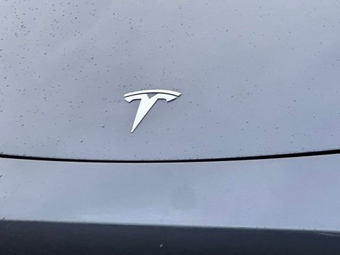 Used 2023 Tesla Model Y Long Range image 3