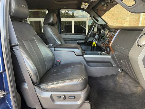 Used 2011 Ford F250 Lariat w/ Lariat Ultimate Pkg AWD/4WD image 26