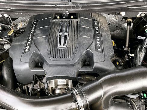 Used 2019 Lincoln Navigator Reserve image 31