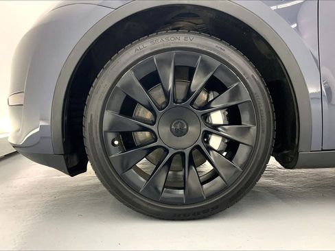 Used 2023 Tesla Model Y Long Range AWD/4WD image 8