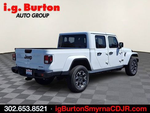 New 2026 Jeep Gladiator Mojave AWD/4WD image 4