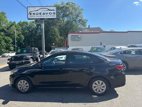 Used 2019 Kia Rio S FWD image 4