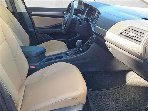 Used 2020 Volkswagen Jetta SE w/ SE Cold Weather Package image 21