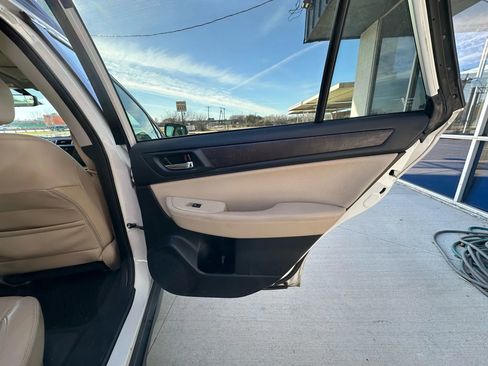 Used 2017 Subaru Outback 2.5i Limited image 29