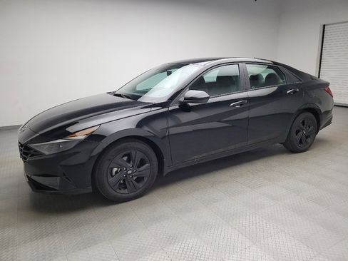 Used 2023 Hyundai Elantra SEL FWD image 2