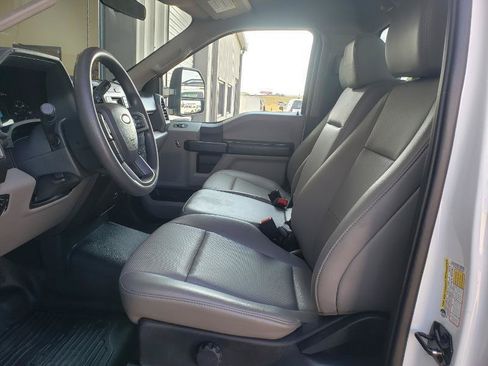 Used 2022 Ford F250 XL w/ Power Equipment Group RWD image 19
