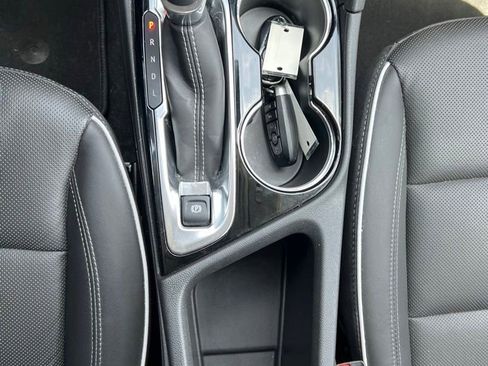 Used 2025 Buick Encore GX Avenir w/ Avenir Technology Package FWD image 15