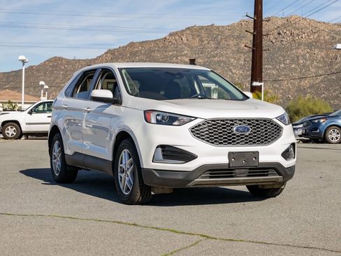 Used 2024 Ford Edge SEL image 2