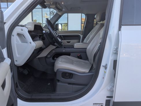 Used 2020 Land Rover Defender 110 HSE image 12