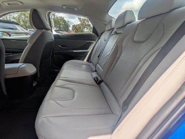 Used 2025 Hyundai Elantra Limited FWD image 13