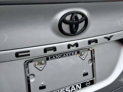 Used 2019 Toyota Camry image 30