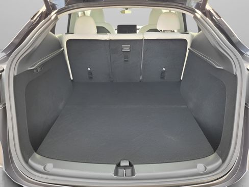 Used 2024 Tesla Model Y Long Range image 9