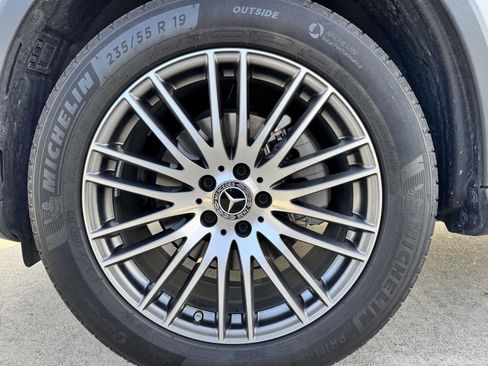 Certified 2025 Mercedes-Benz GLC 300 4MATIC image 4