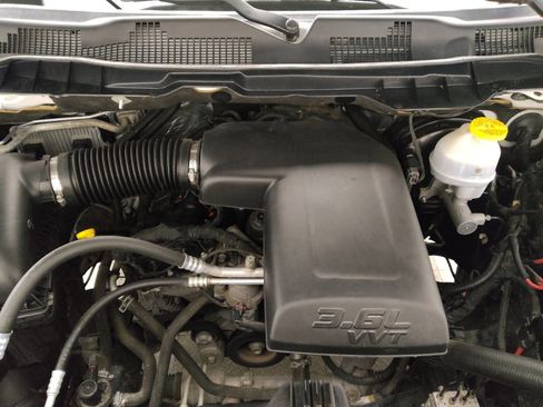 Used 2022 RAM 1500 Classic SLT image 30