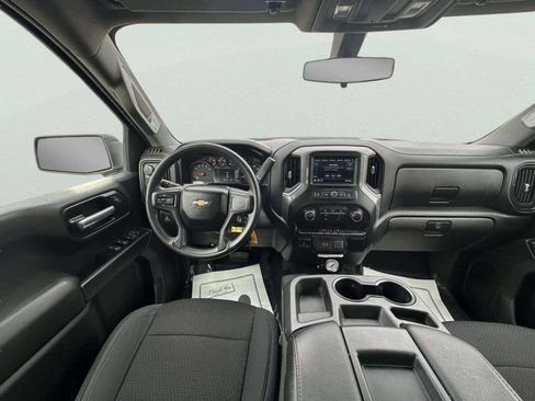 Used 2019 Chevrolet Silverado 1500 Custom w/ Custom Convenience Package AWD/4WD image 18