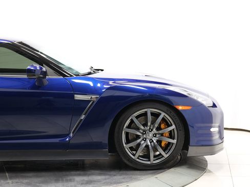 Used 2014 Nissan GT-R Premium image 59