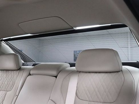 Used 2018 BMW 740i RWD image 24