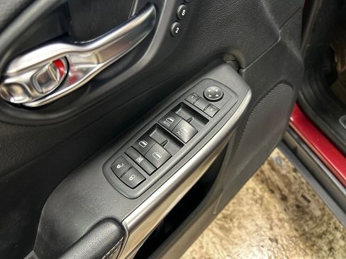 Used 2020 Jeep Cherokee Limited image 15