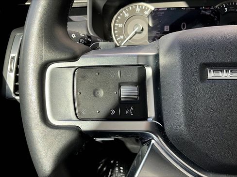 Used 2023 Land Rover Discovery S R-Dynamic image 18