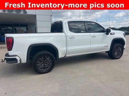 Used 2023 GMC Sierra 1500 AT4 w/ Technology Package AWD/4WD image 3