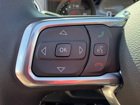Used 2025 Jeep Wrangler Unlimited Sahara w/ Safety Group AWD/4WD image 14