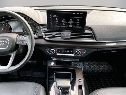 Used 2023 Audi Q5 2.0T Premium w/ Convenience Package AWD/4WD image 11