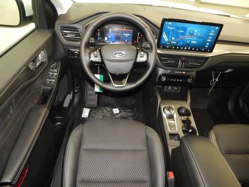 New 2025 Ford Escape SE image 11